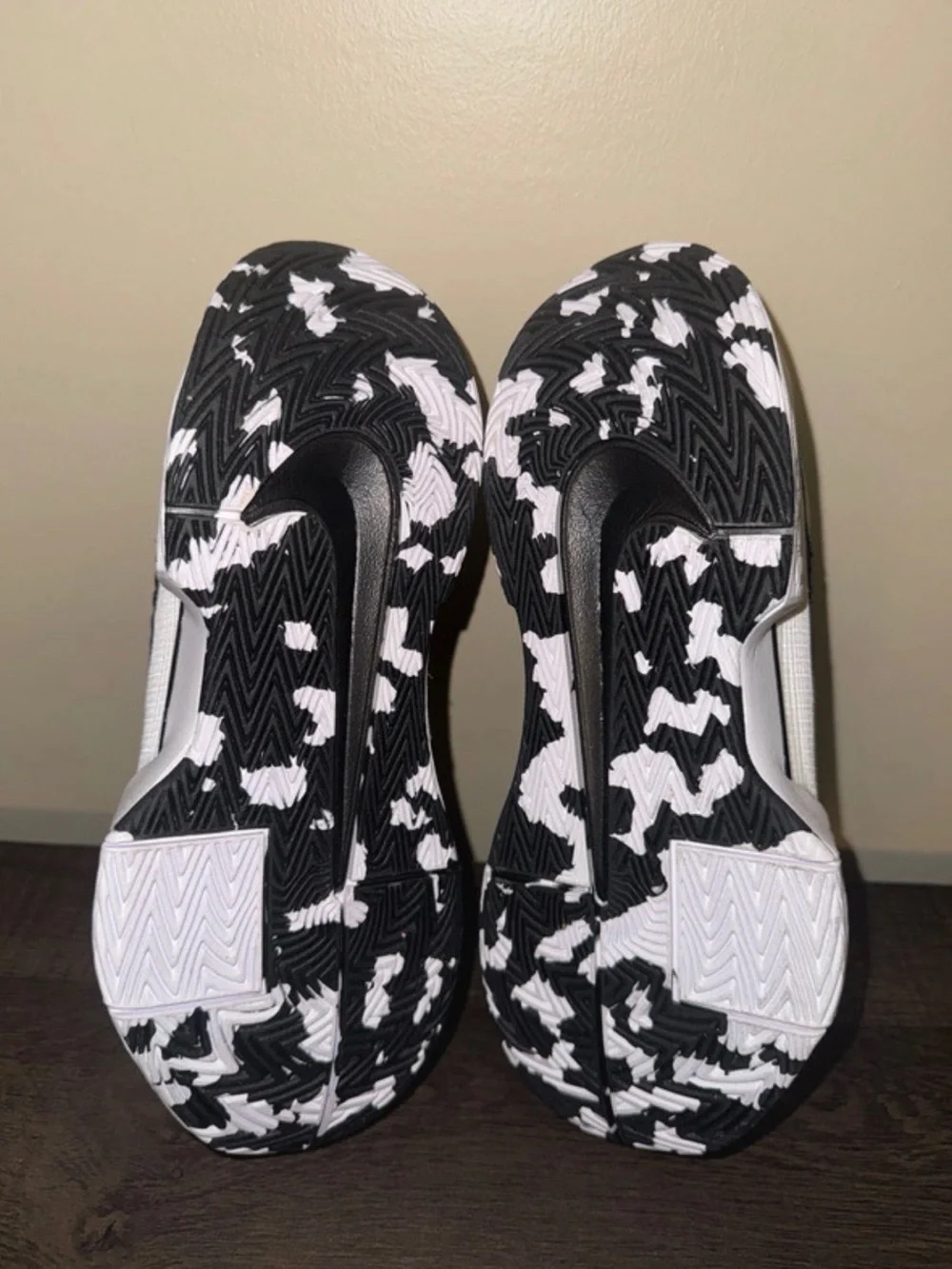 Nike White and Black Women's Sneakers